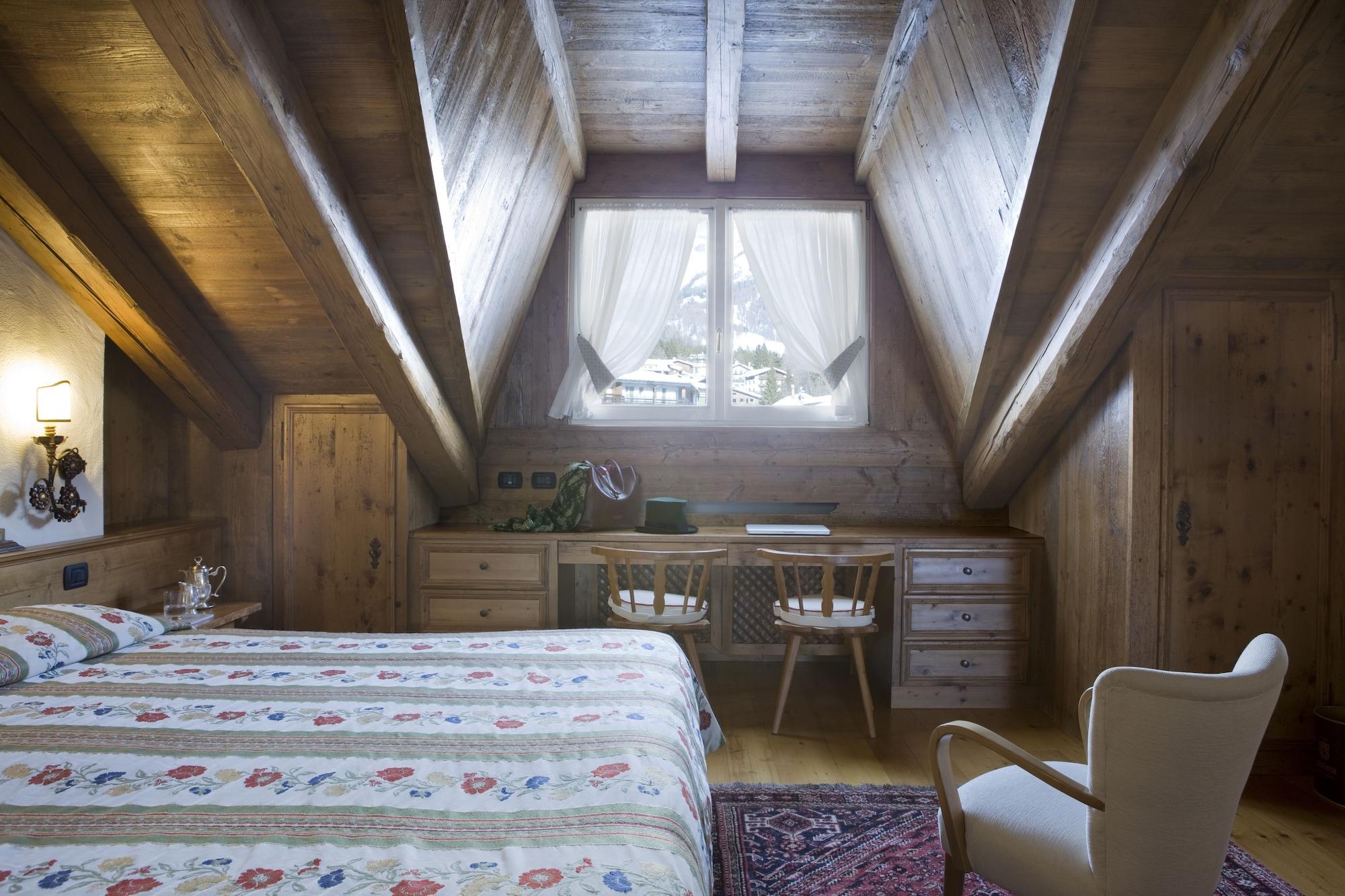 Hotel Cortina Cortina d'Ampezzo Exterior photo