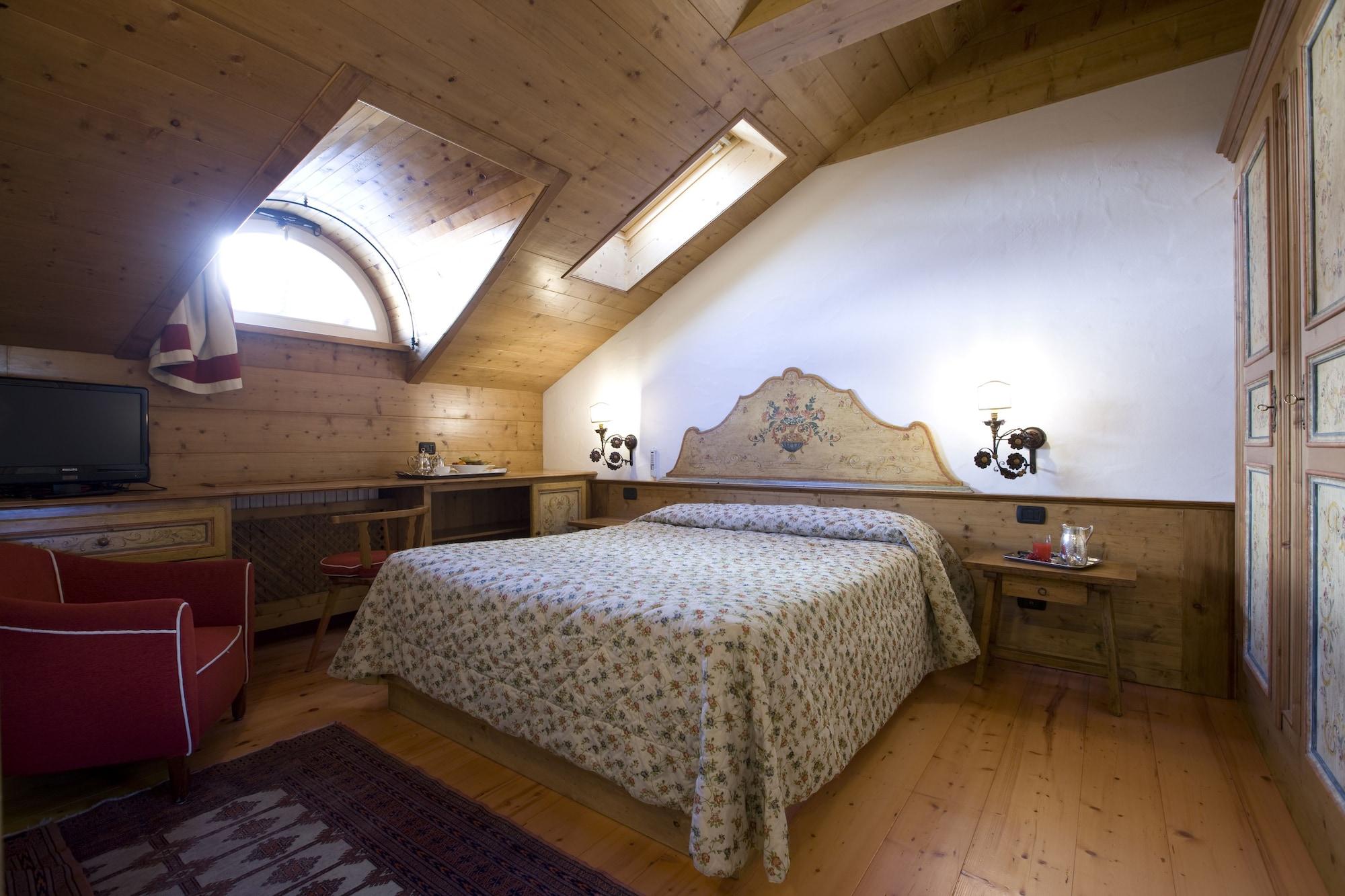 Hotel Cortina Cortina d'Ampezzo Exterior photo