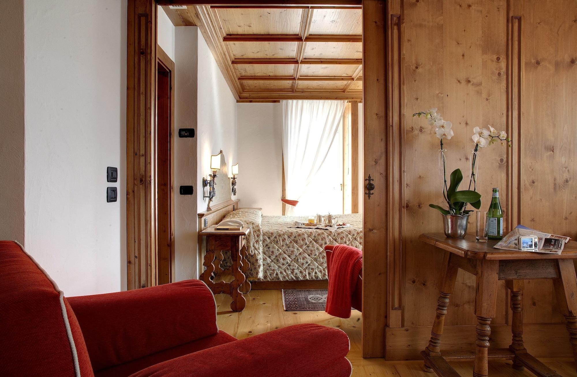 Hotel Cortina Cortina d'Ampezzo Exterior photo