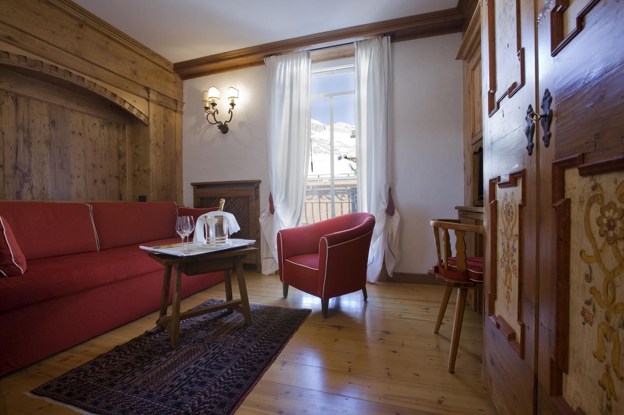 Hotel Cortina Cortina d'Ampezzo Exterior photo