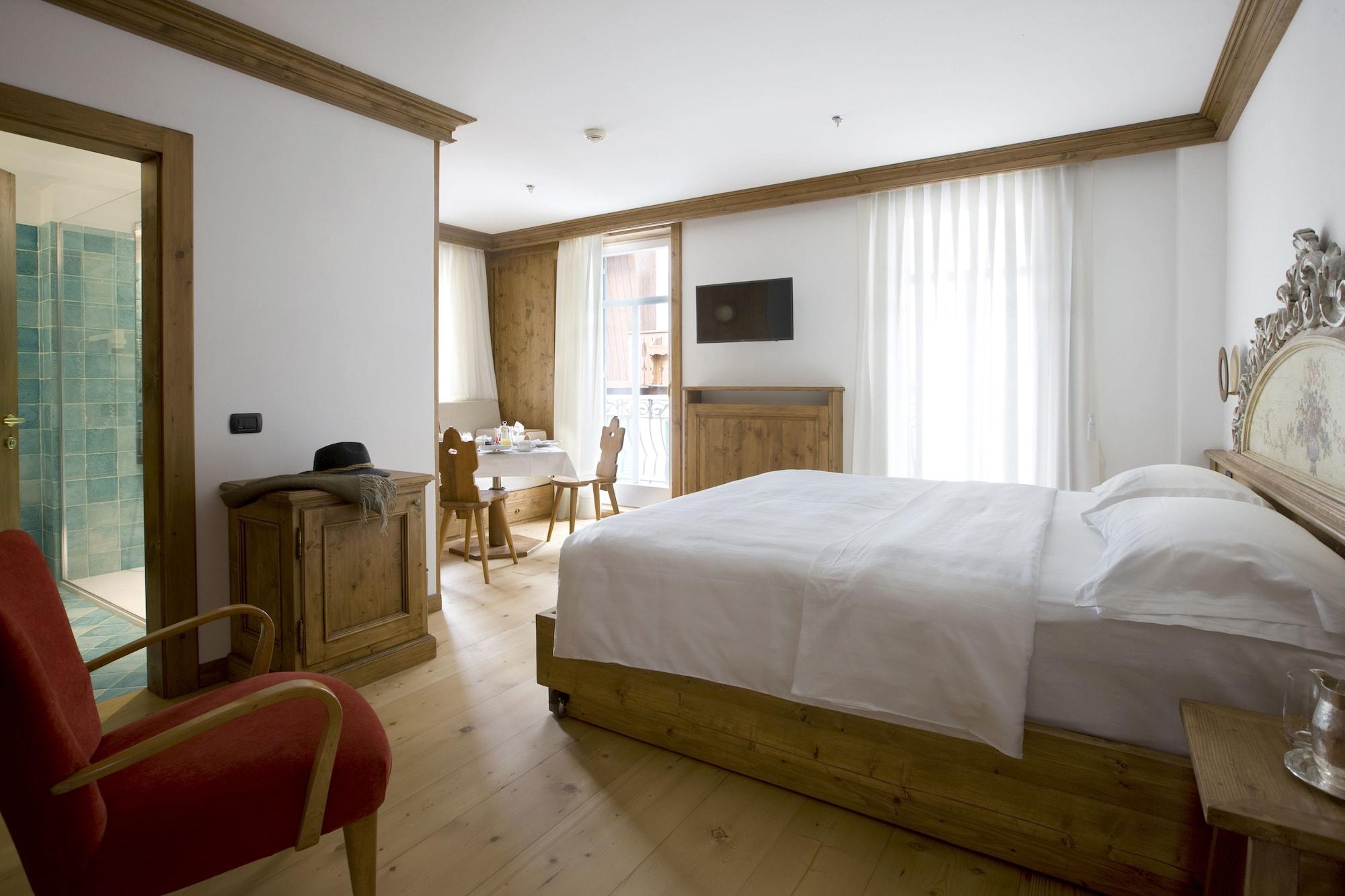 Hotel Cortina Cortina d'Ampezzo Exterior photo