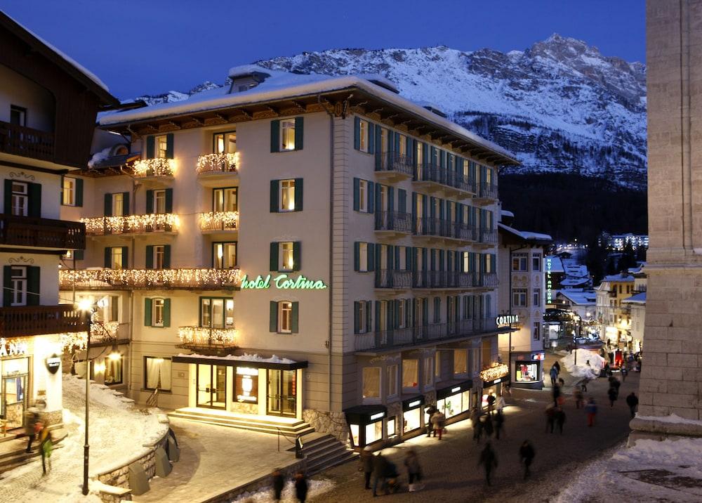 Hotel Cortina Cortina d'Ampezzo Exterior photo