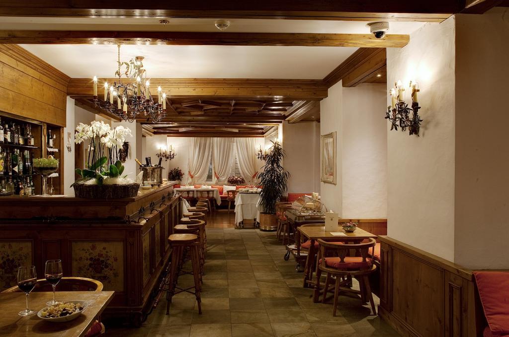 Hotel Cortina Cortina d'Ampezzo Exterior photo